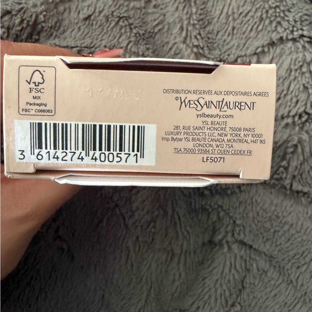 Yves Saint Laurent: Pink Lip Oil Stick & Mascara Set - Picture 5 of 6